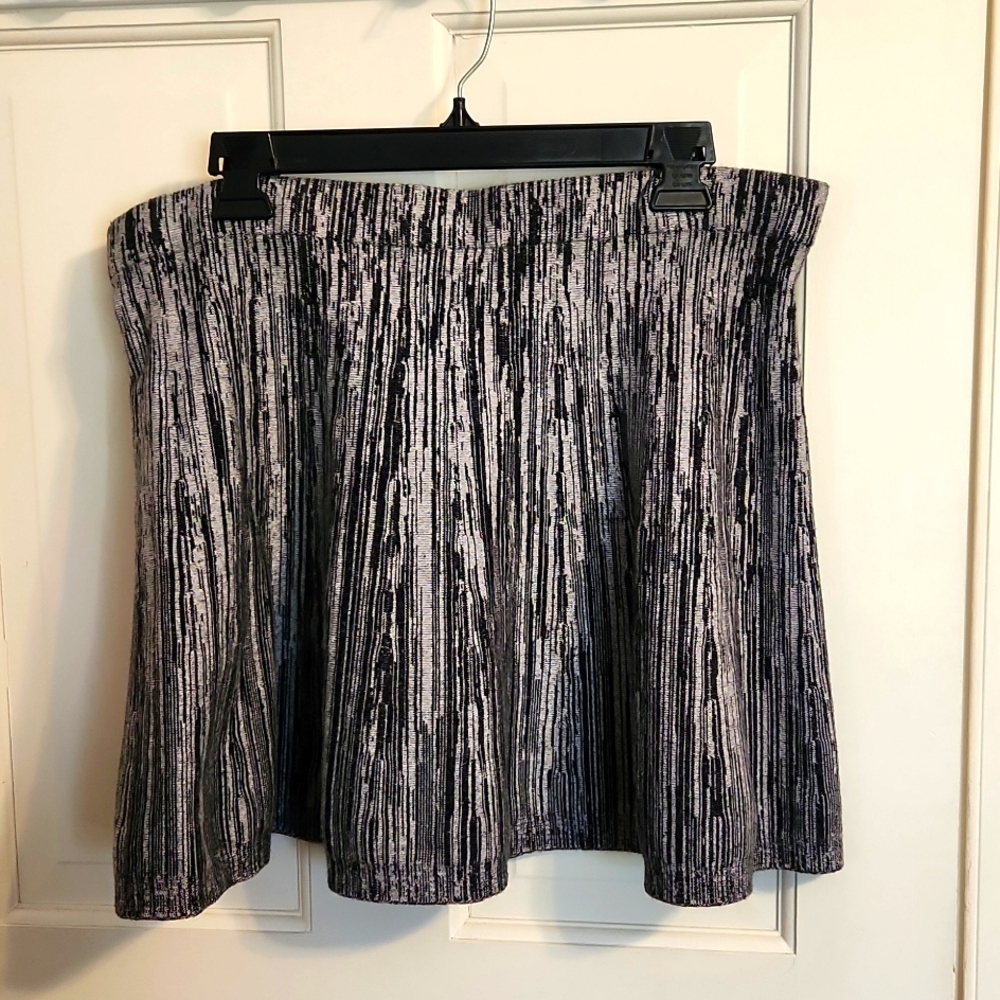 Candie's XL black & gray mini skirt